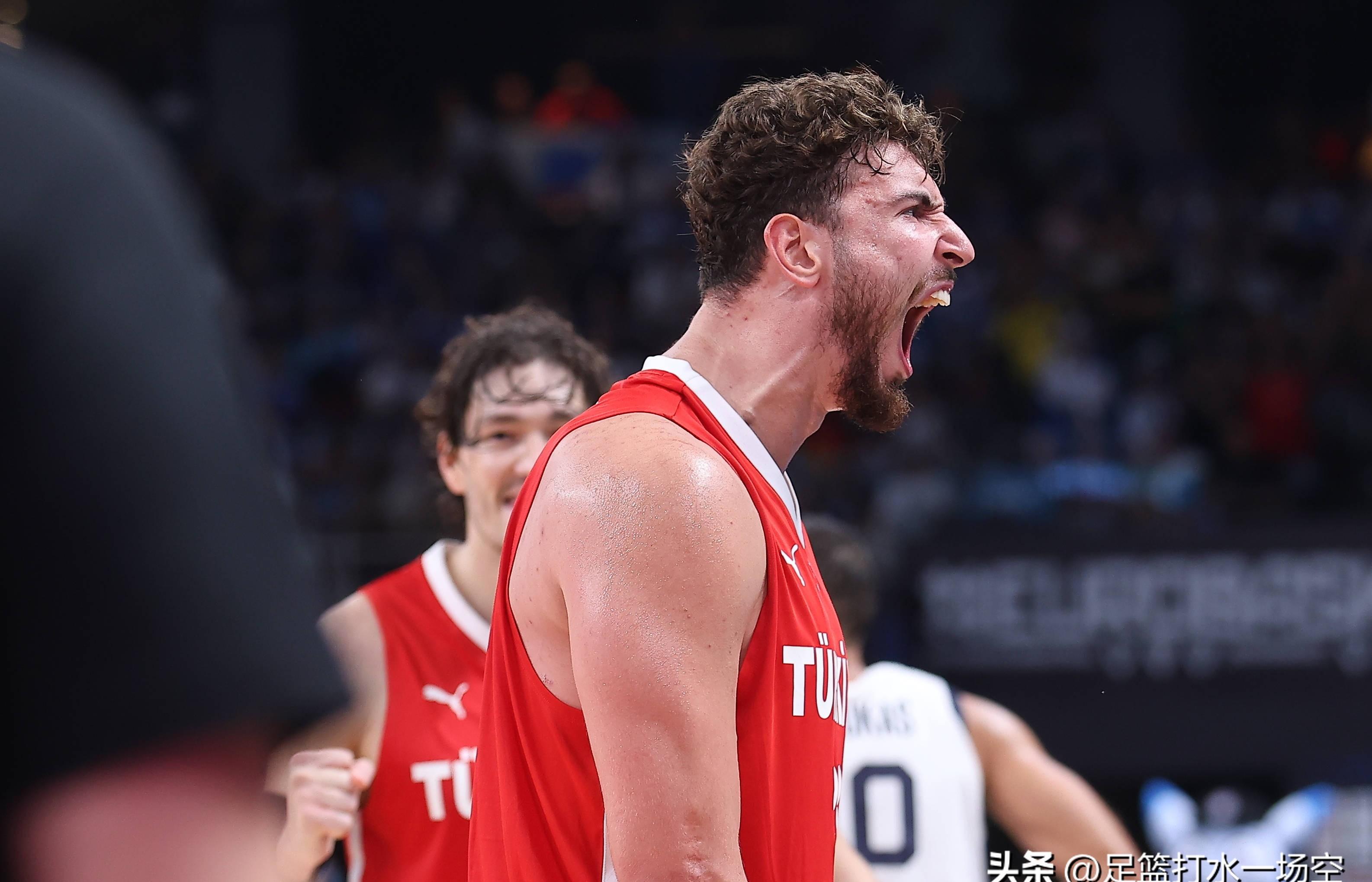 拉齐奥止住颓势备战CBA常规赛法兰克福遗憾出局备战德国杯，姆巴佩连续二十场比赛得分超过爆冷直接炸裂的简单介绍